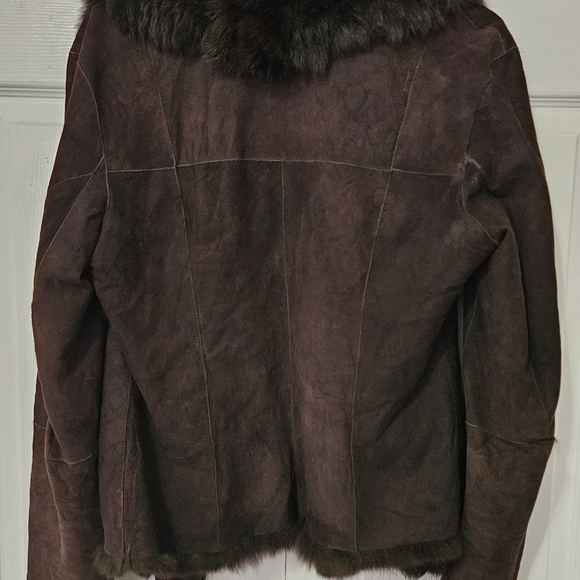 Luxurious Rabbit Fur Coat - Picture 6 of 11